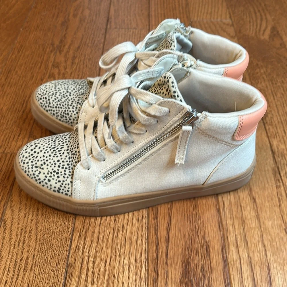 Universal Thread Women's High-Top Sneakers - Picture 2 of 7